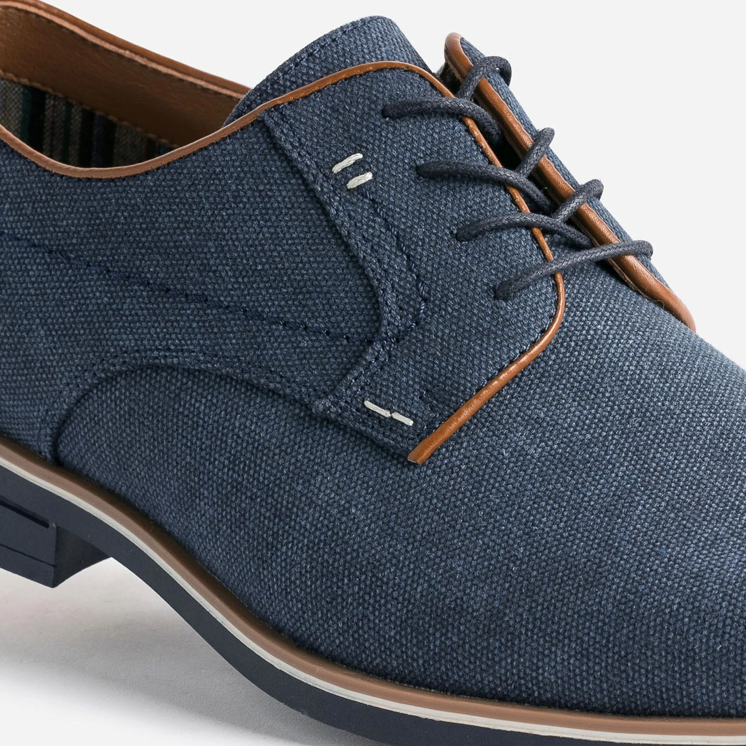 Derby Bleu Et Camel Textile Embossé 8 Derby Bleu Et Camel Textile Embossé – Image 6