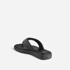 Tong TEXTO Noire En Cuir à Bride Matelassée -Caprices Chaussures Boutique WWWERM 10382780018 3