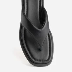 Tong TEXTO Noire En Cuir à Bride Matelassée -Caprices Chaussures Boutique WWWERM 10382780018 5