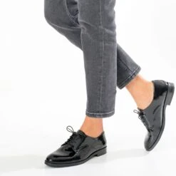 Derby ERAM FLEX Noir En Cuir Verni 10 Derby ERAM FLEX Noir En Cuir Verni -Caprices Chaussures Boutique WWWERM 10383310687 10