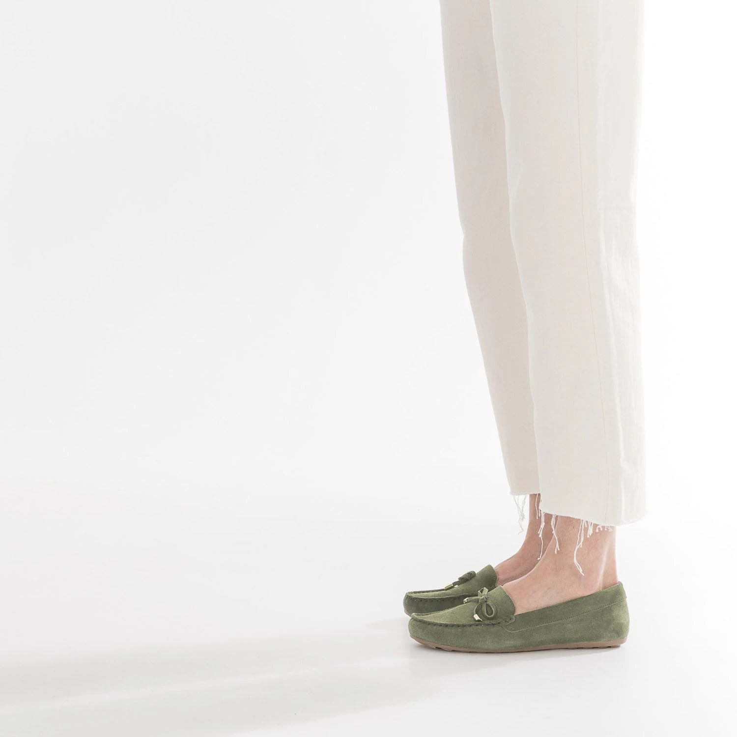 Mocassin Kaki En Cuir Velours éco-conçu 4 Mocassin Kaki En Cuir Velours éco-conçu – Image 2