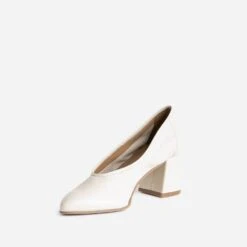 Escarpin Beige En Cuir à Décolleté Couvrant -Caprices Chaussures Boutique WWWERM 10383960020 2