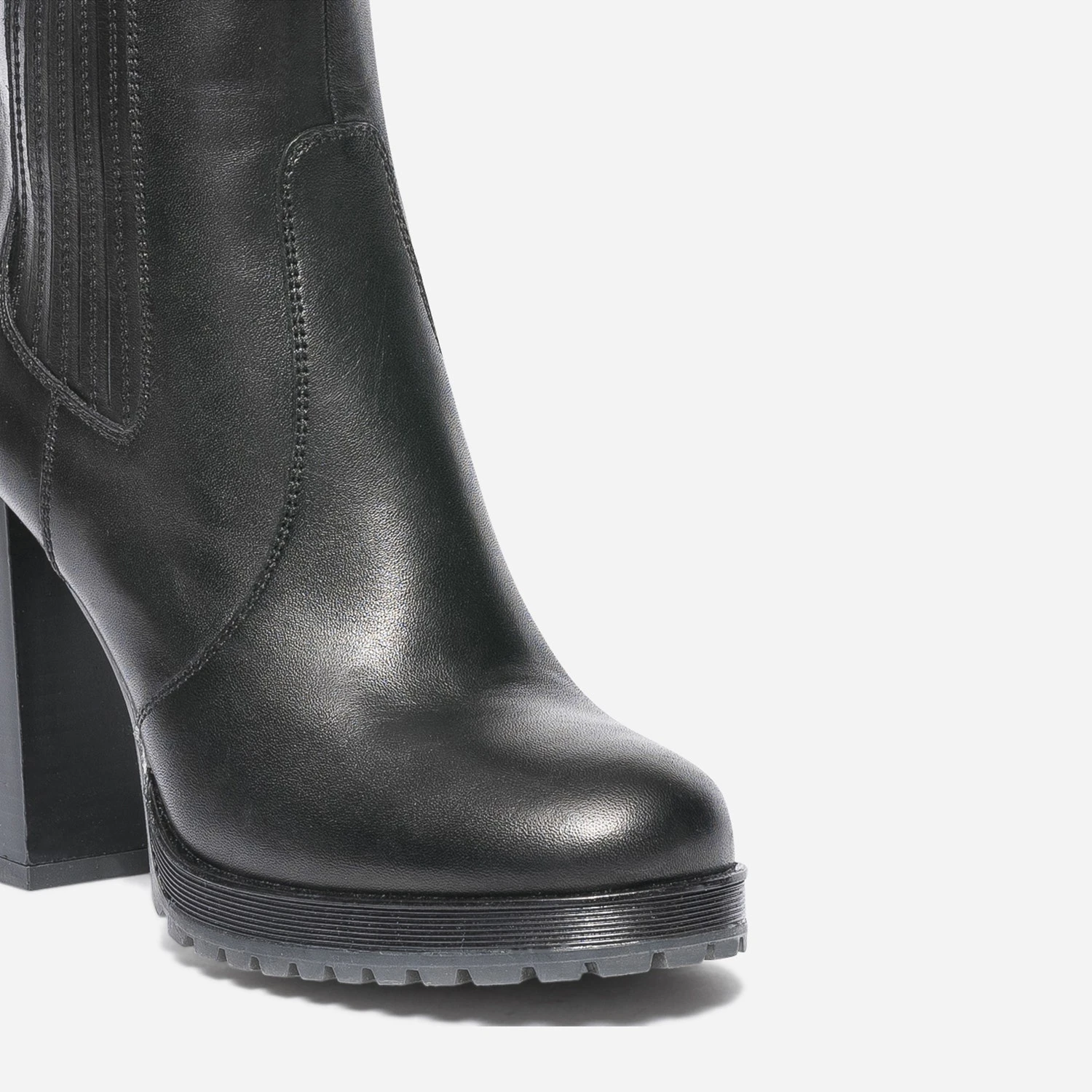 Boots TEXTO à Talon Noir 8 Boots TEXTO à Talon Noir – Image 6