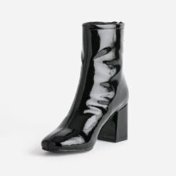 Boots Noir Verni à Zip Arrière -Caprices Chaussures Boutique WWWERM 10385240947 2