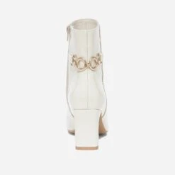 Boots Blanc Cassé Verni Avec Chaîne-anneaux -Caprices Chaussures Boutique WWWERM 10385240963 3