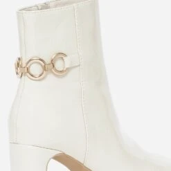 Boots Blanc Cassé Verni Avec Chaîne-anneaux -Caprices Chaussures Boutique WWWERM 10385240963 5