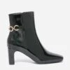 Boots Noir Verni Avec Chaîne-anneaux -Caprices Chaussures Boutique WWWERM 10385240964 0