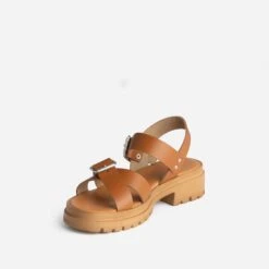 Sandale TEXTO Camel En Cuir à Semelle Crantée 11 Sandale TEXTO Camel En Cuir à Semelle Crantée -Caprices Chaussures Boutique WWWERM 10385760177 2