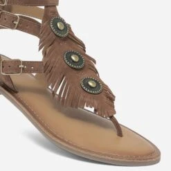 Sandale-tong TEXTO Cognac En Cuir Velours Avec Plume Et Médailles -Caprices Chaussures Boutique WWWERM 10385761007 4