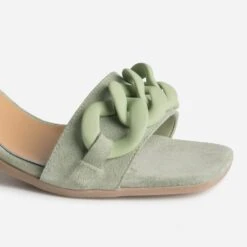 Sandale Vert Sauge En Cuir Velours Avec Maxi-chaîne écrue 13 Sandale Vert Sauge En Cuir Velours Avec Maxi-chaîne écrue -Caprices Chaussures Boutique WWWERM 10386330046 5