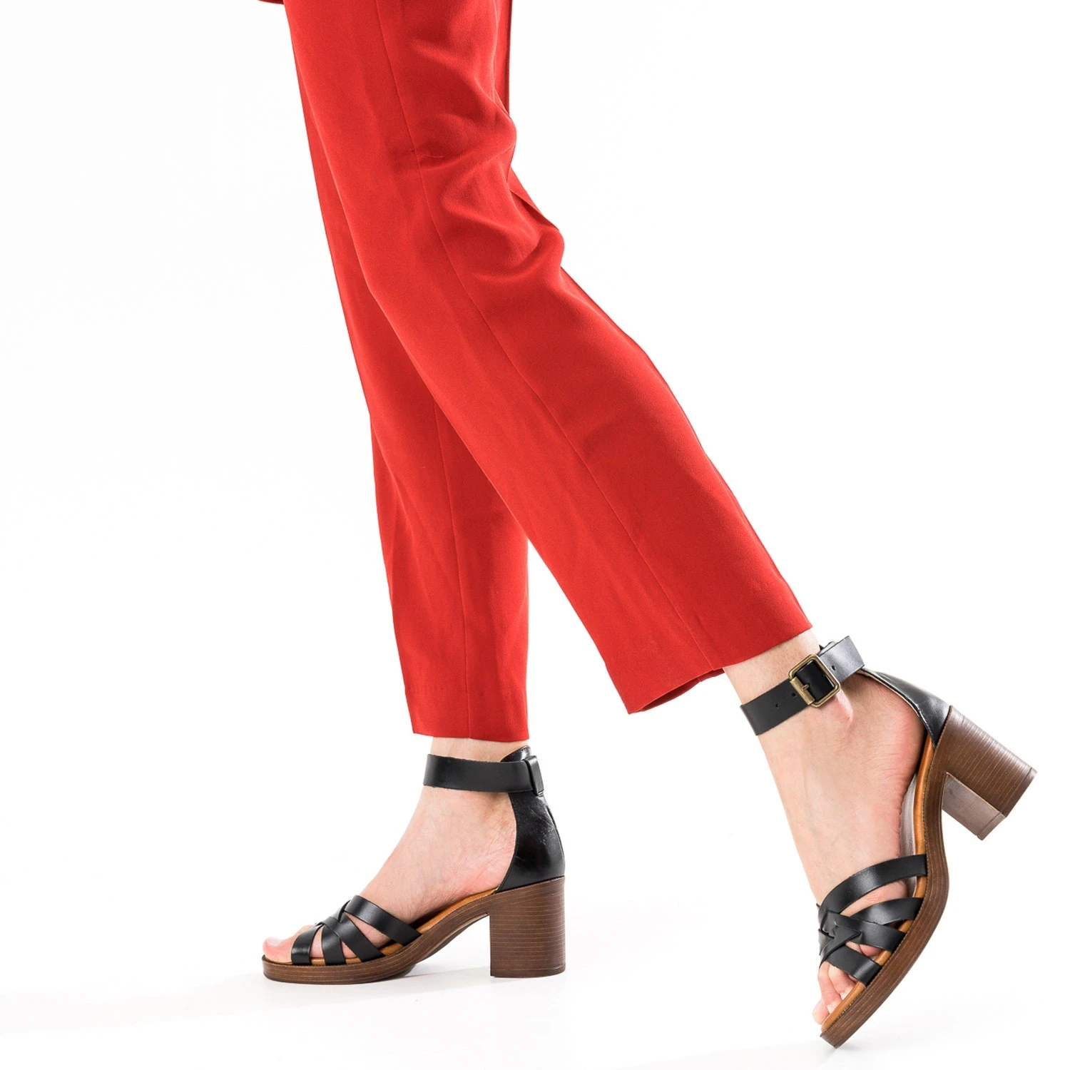 Sandale Noire En Cuir Avec Large Bride Cheville 4 Sandale Noire En Cuir Avec Large Bride Cheville – Image 2