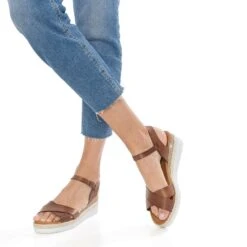 Sandale Compensée Marron En Cuir -Caprices Chaussures Boutique WWWERM 10386420497 10