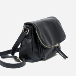 Sac Besace Noir Avec Rabat Zippé -Caprices Chaussures Boutique WWWERM 10693842026 2