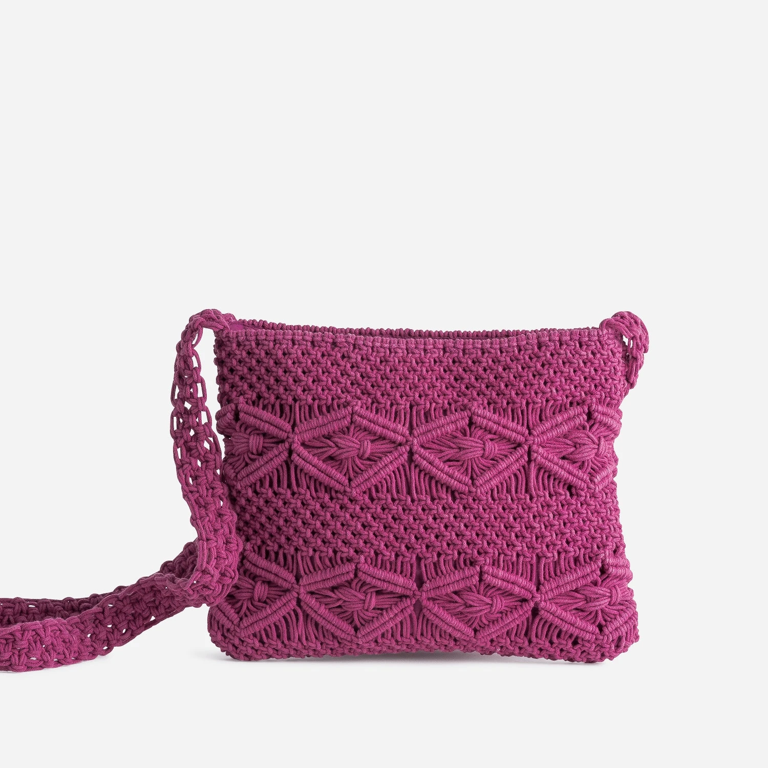 Sac Bandoulière TEXTO Rose Foncé En Macramé 4 Sac Bandoulière TEXTO Rose Foncé En Macramé – Image 2