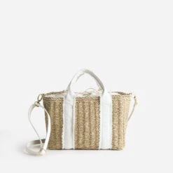 Panier Beige Tressé Avec Anses écrues