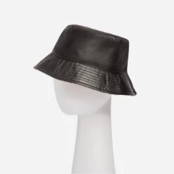 Bob Réversible Noir Et Carreaux